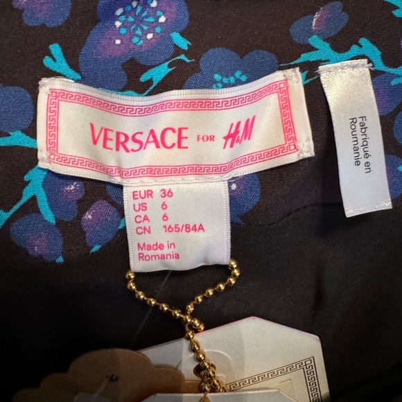 Versace X H&M Dress, complete with original hanger and garment bag - Picture 15 of 16